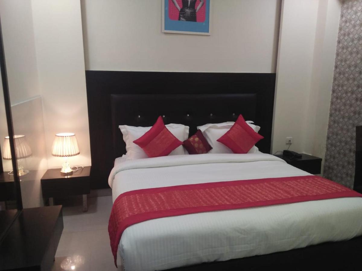 Vivah Residency Hotel Nuova Delhi Esterno foto