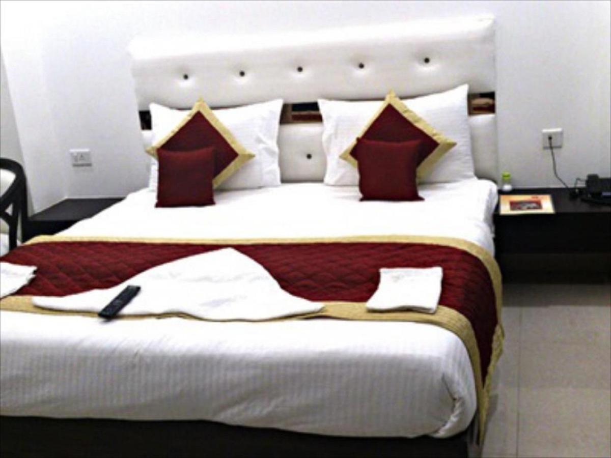 Vivah Residency Hotel Nuova Delhi Esterno foto