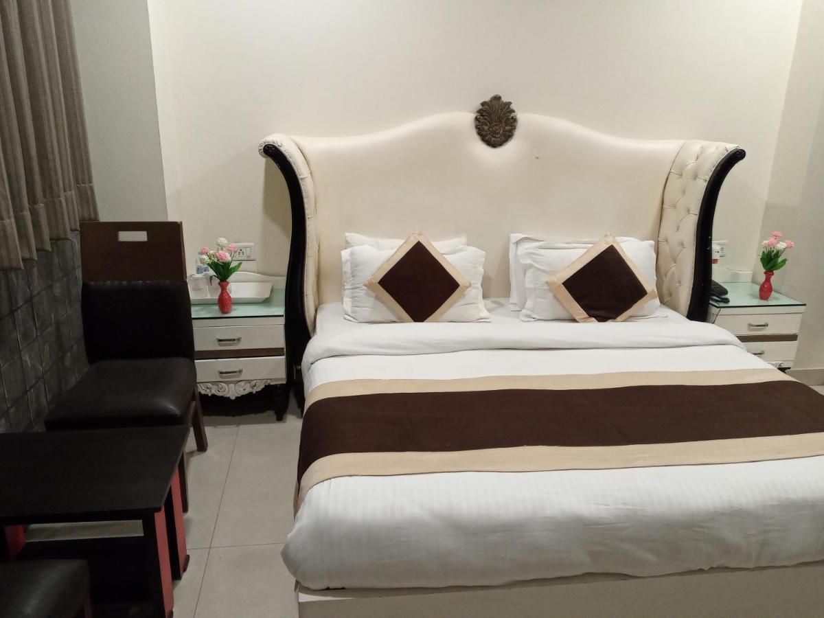 Vivah Residency Hotel Nuova Delhi Esterno foto