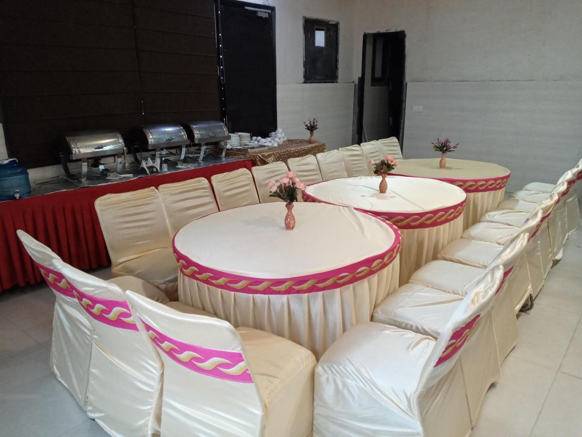 Vivah Residency Hotel Nuova Delhi Esterno foto