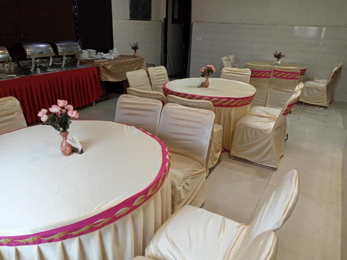 Vivah Residency Hotel Nuova Delhi Esterno foto