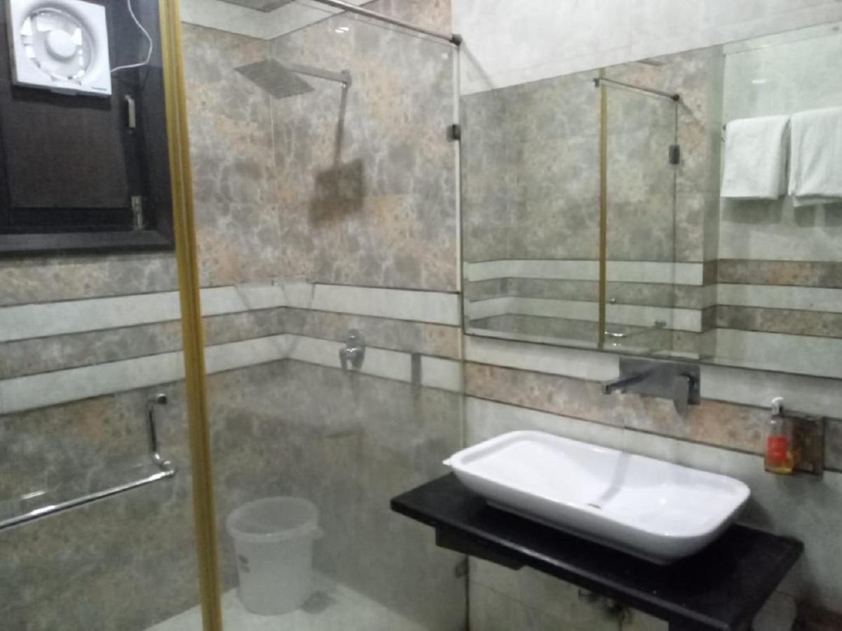 Vivah Residency Hotel Nuova Delhi Esterno foto